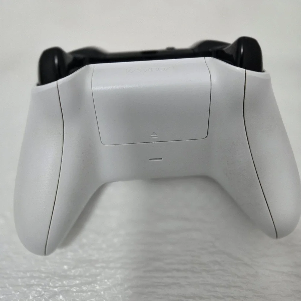 Microsoft Xbox Wireless Controller – White